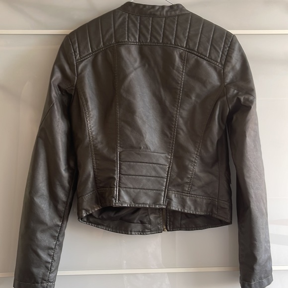 Forever 21 SM pleather soft jacket green/dark gray colour - Picture 2 of 4